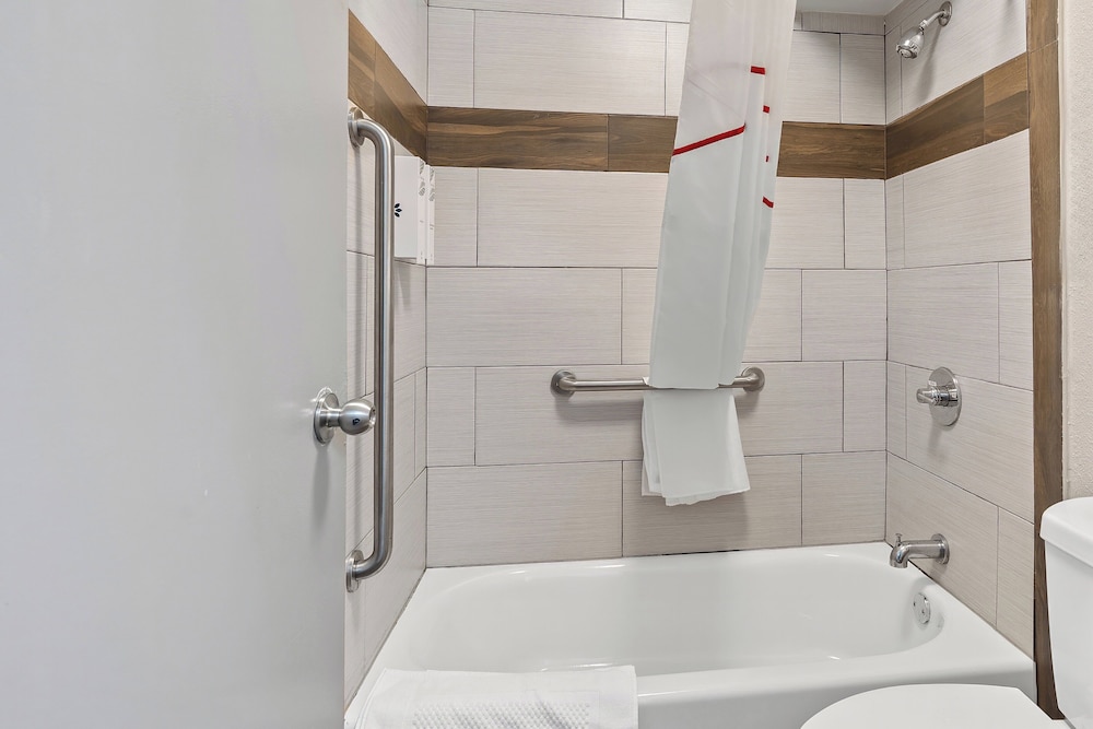 Red Roof Inn Wilmington NC - photo 24
