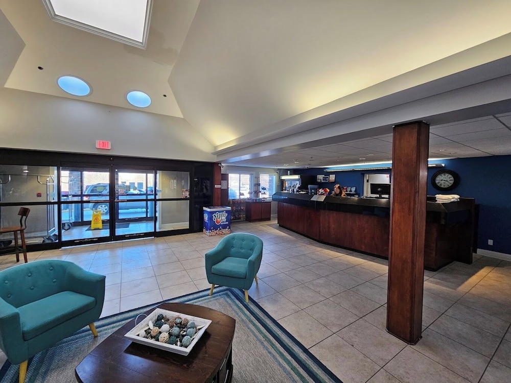 Greenfield Inn and Suites Elizabethtown KY I65 Exit 94 - photo 3