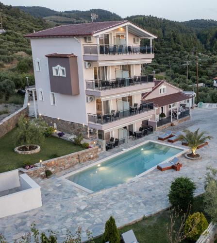 Art Studios in Neos Marmaras, Greece