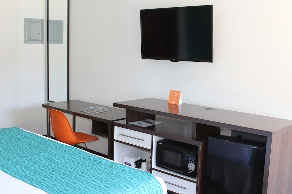Howard Johnson by Wyndham San Diego Hotel Circle - photo 5