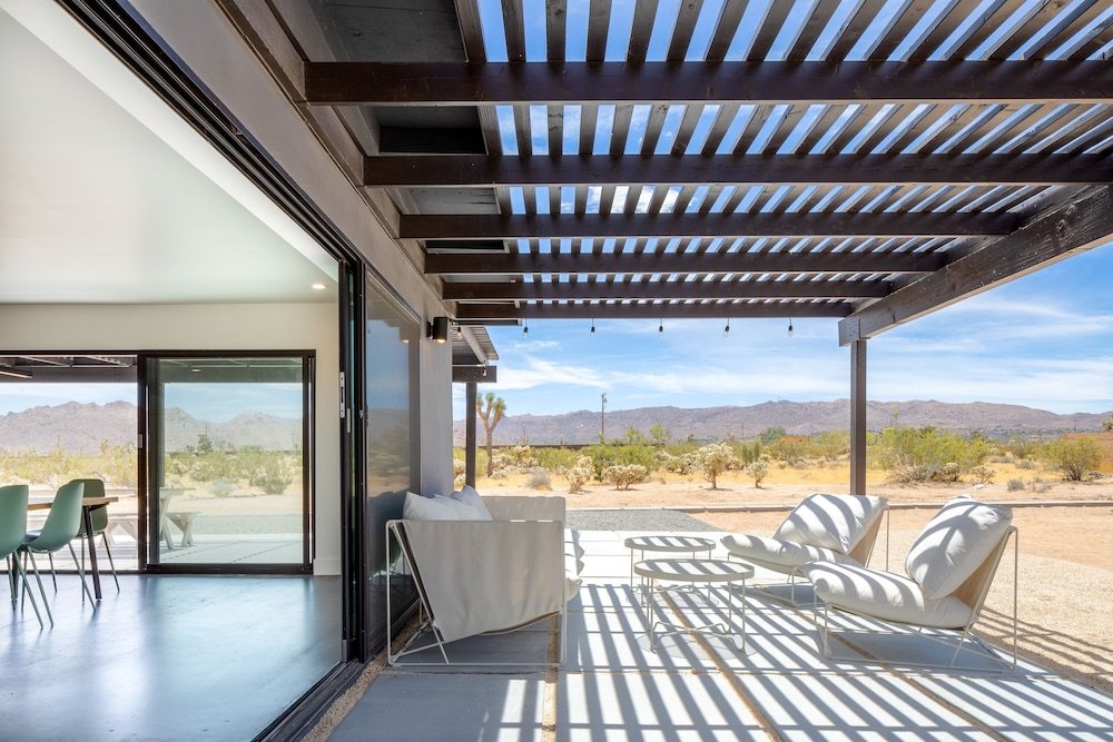 Shadow Mountain House Hot Tub & Sweeping Views — 4-Star Luxury Hotel in Joshua Tree, United States