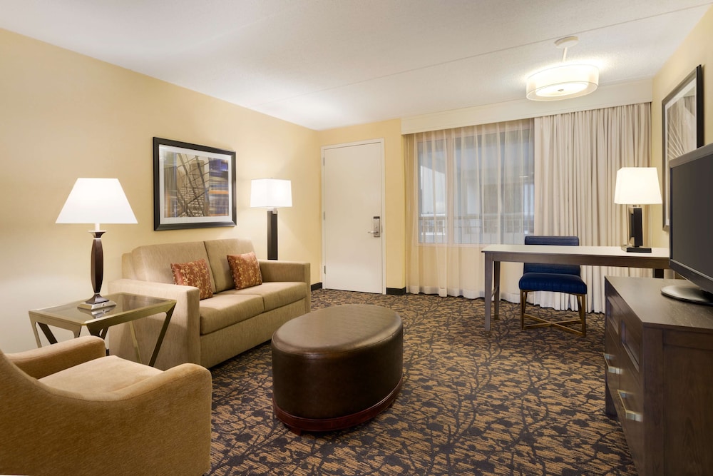 Embassy Suites by Hilton Boston Waltham - photo 33