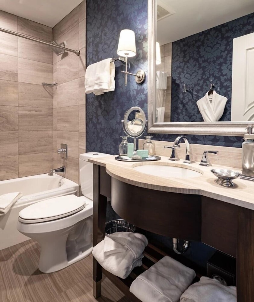 La Banque Hotel - photo 26