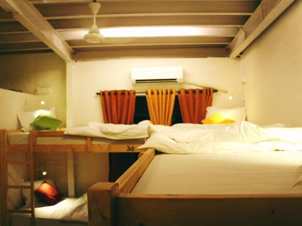 Cohostel