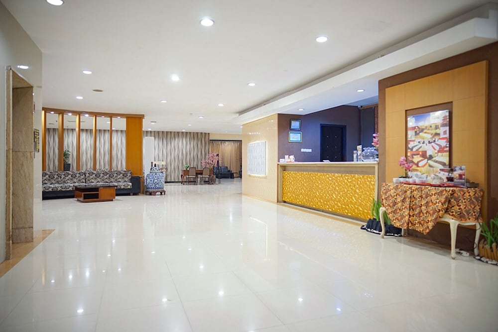 Parkside Mandarin Hotel Pekalongan — Pekalongan — photo 2