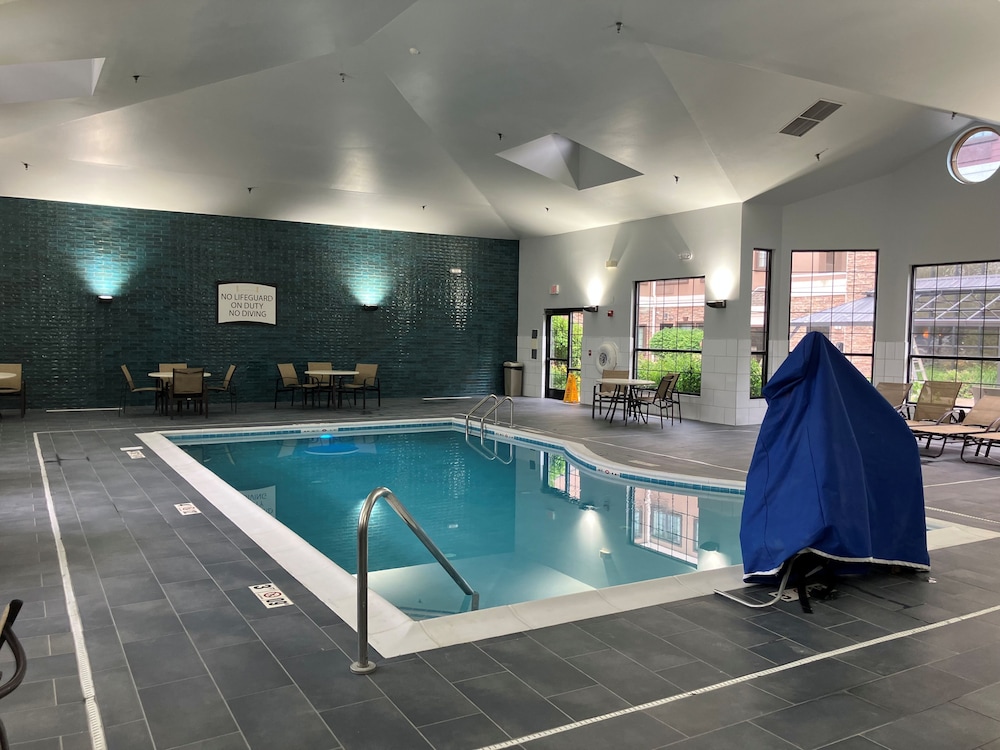 Staybridge Suites Toledo Maumee by IHG - photo 21