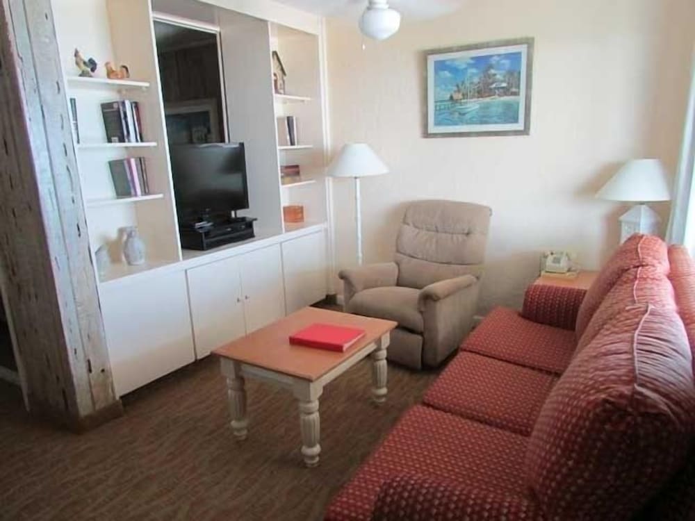 The Driftwood Resort - photo 15