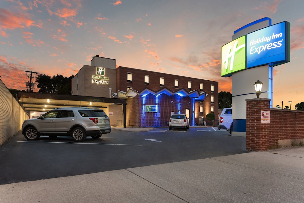 Holiday Inn Express Columbus Downtown by IHG - photo 55