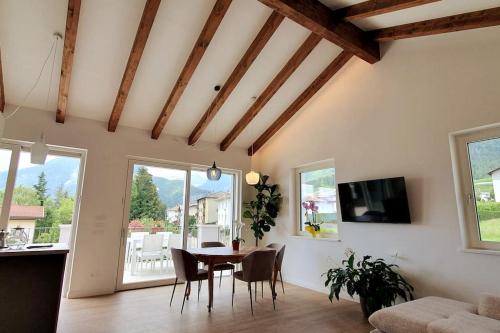 Living with style between mountains & apple orchards — hotel in Tuenno
