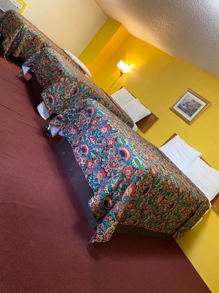 Madill Inn - photo 13