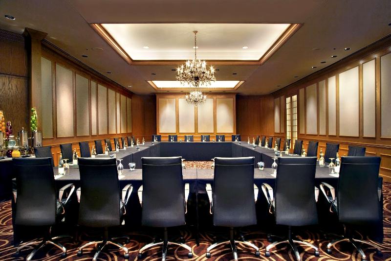 Hilton Rosemont Chicago O'Hare - photo 11