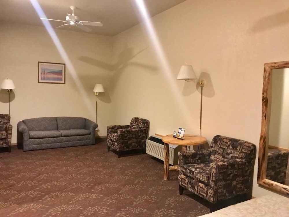 Super 8 by Wyndham Bridgeview of Mackinaw City - photo 31