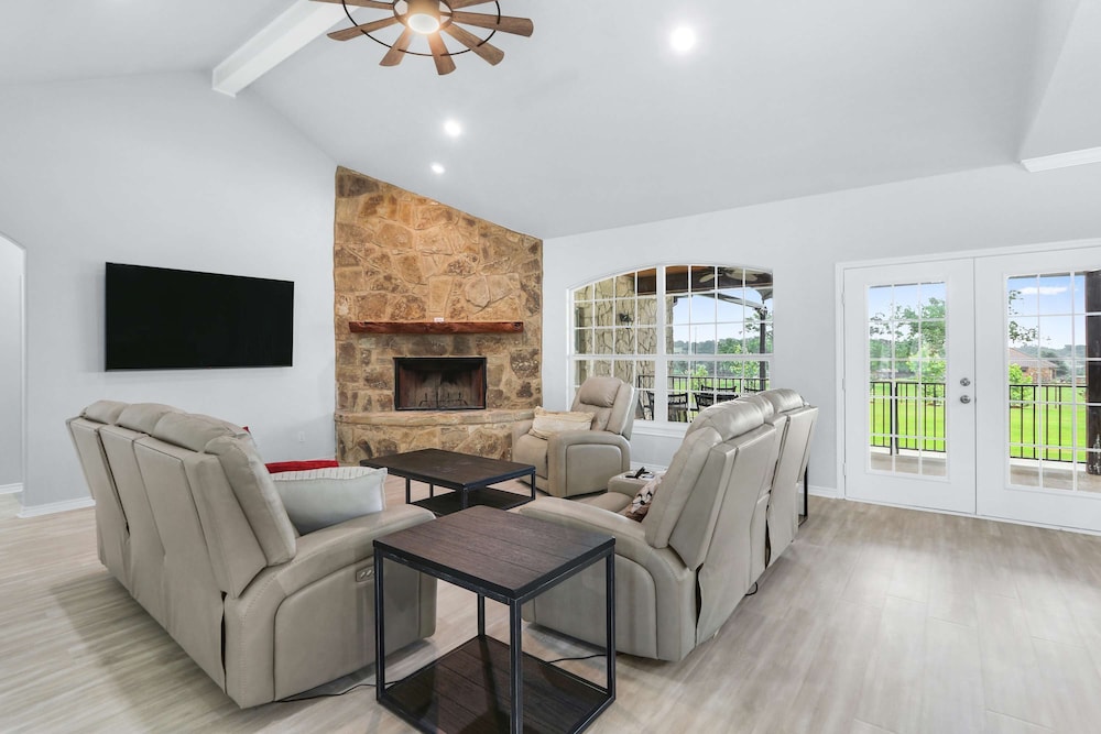 6A Ranch Luxury Meets Country — 4-Star Luxury Hotel in New Braunfels, United States