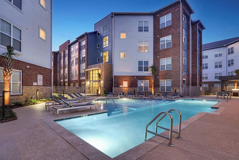 River House Condos — 4-Star Luxury Hotel in Baton Rouge, United States