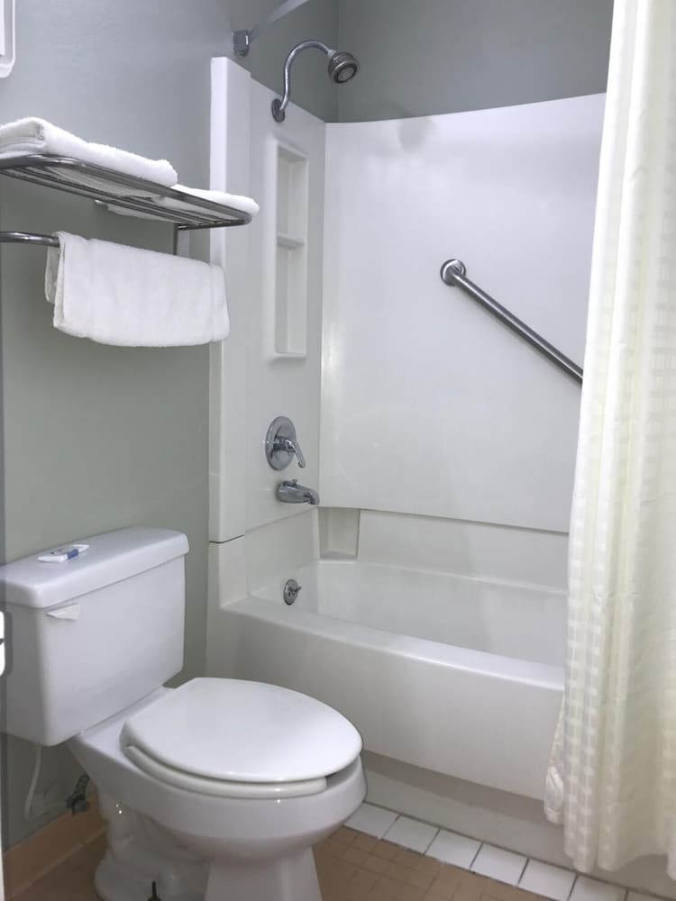 Americas Best Value Inn Manchester TN - photo 16