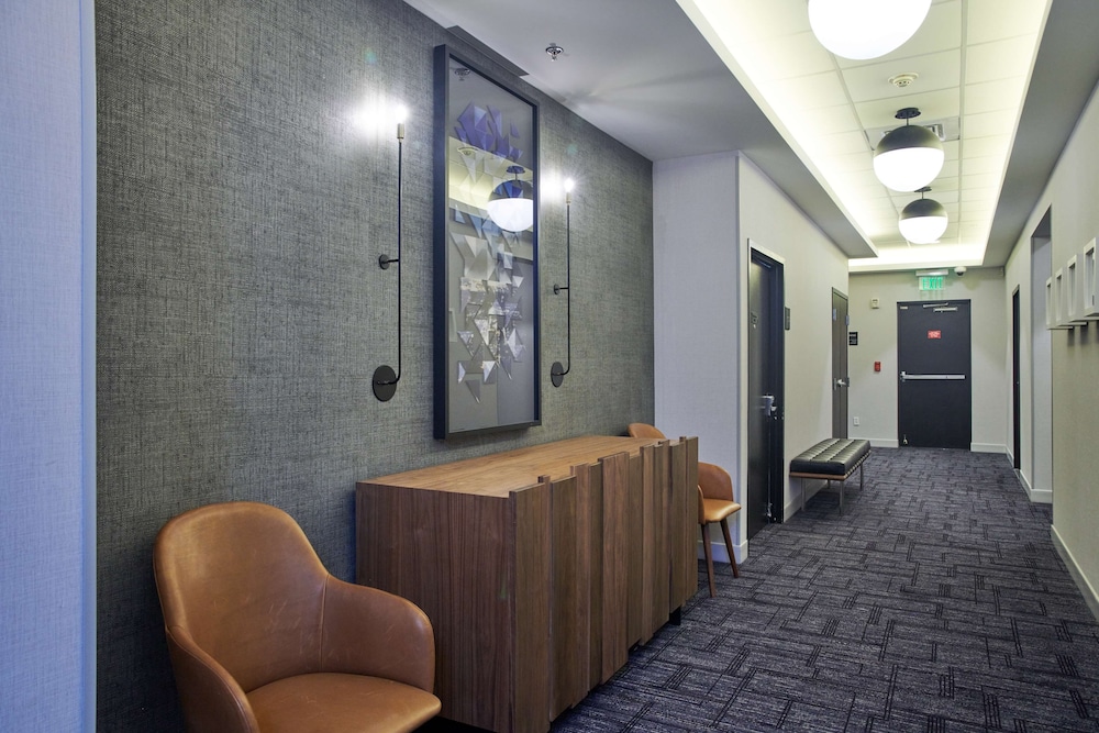 Hampton Inn & Suites Los Angeles Sherman Oaks - photo 53