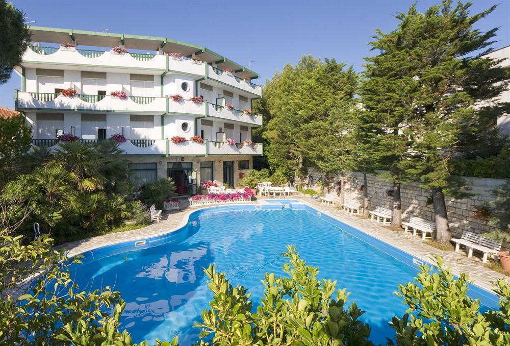 Hotel K2 - carbon neutral hotel in Numana