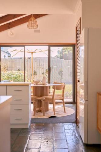 White Beach Nest walk to the beach in Torquay, Australia