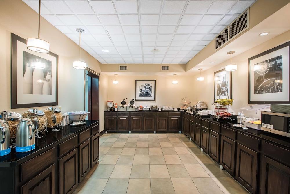 Hampton Inn Cleveland Airport Tiedeman Rd - photo 26