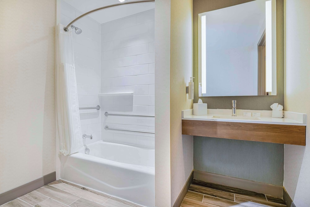 Hilton Garden Inn Colorado Springs Airport - photo 20
