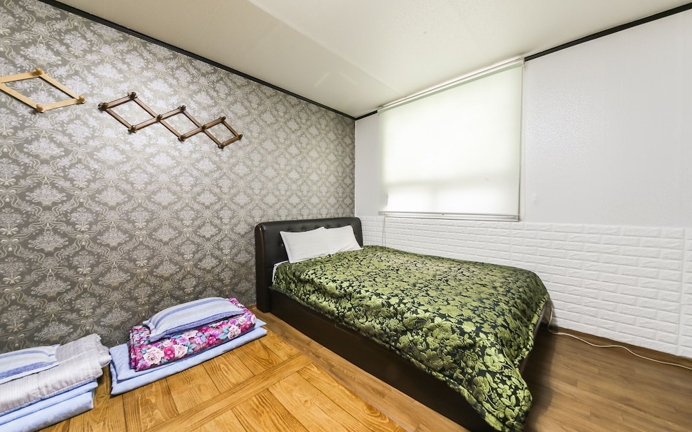 Jinju Kong in Chinju, South Korea