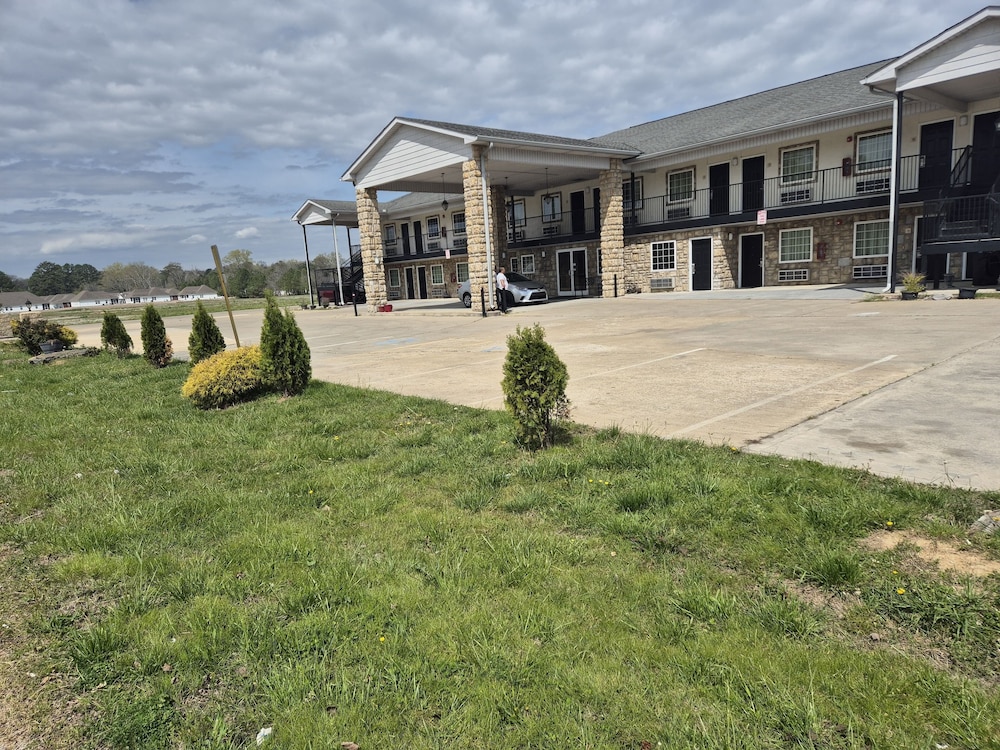 General Bragg Inn & Suites Chickamauga - photo 40