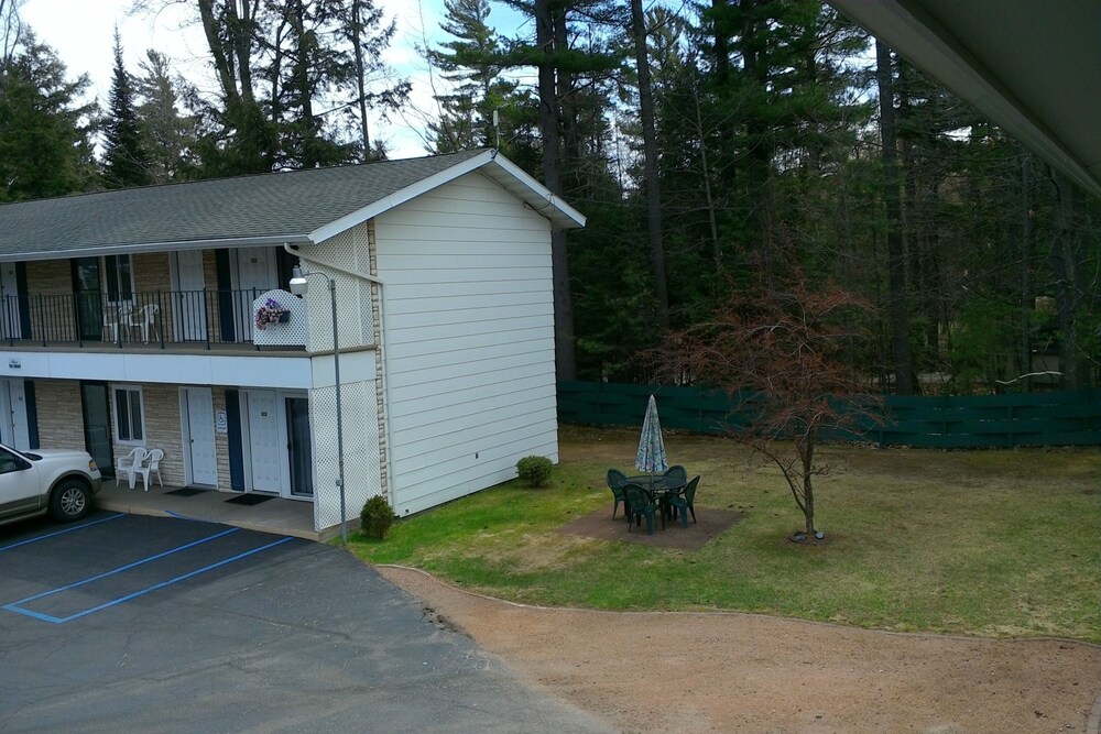 Brentwood Motor Inn - photo 45
