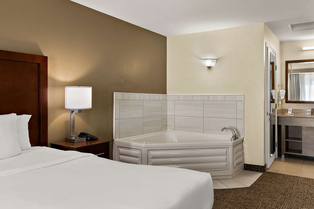 Comfort Inn & Suites Sequoia Kings Canyon - photo 26
