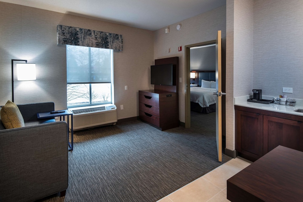 Hampton Inn & Suites Chicago Lincolnshire - photo 31