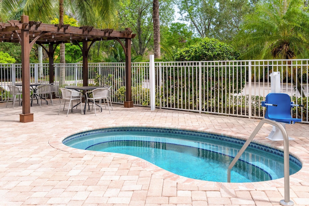Hampton Inn & Suites Coconut Creek - photo 62