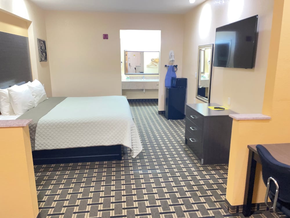 HomeGate Inn and Suites - photo 9
