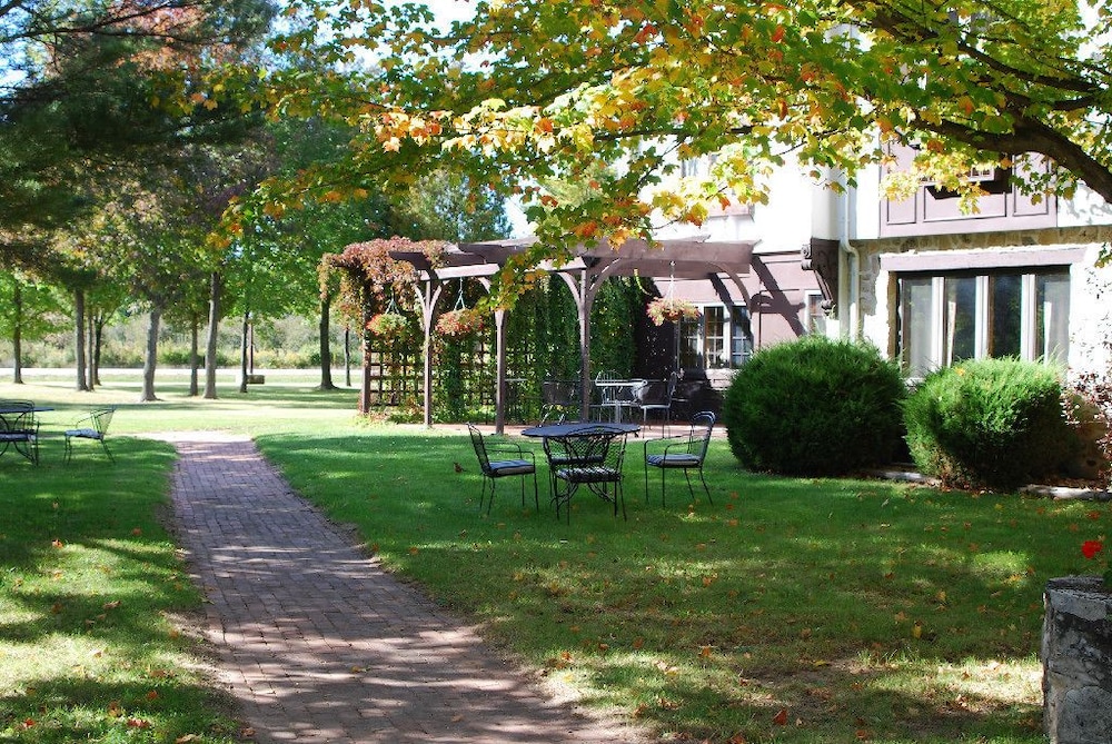 Settlement Courtyard Inn & Lavender Spa - photo 49