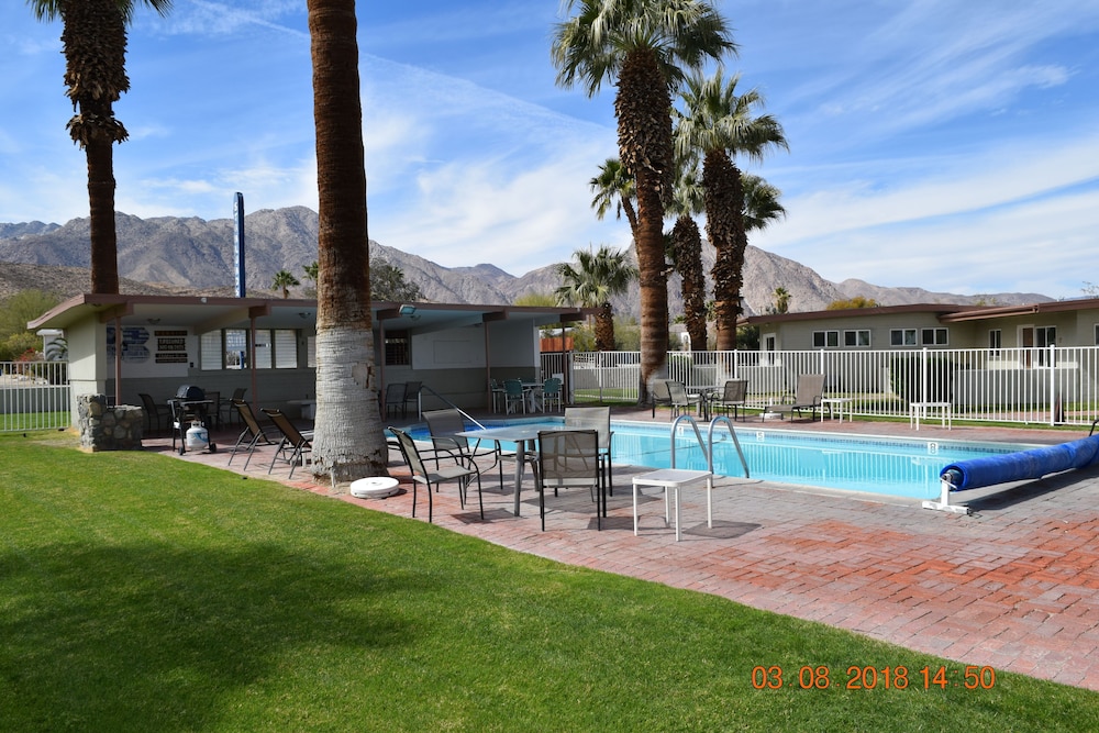 Stanlunds Inn And Suites - photo 41
