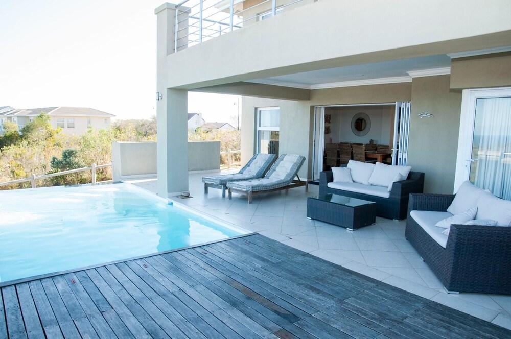 9 Sheerline — 4-Star Luxury Hotel in Knysna, South Africa