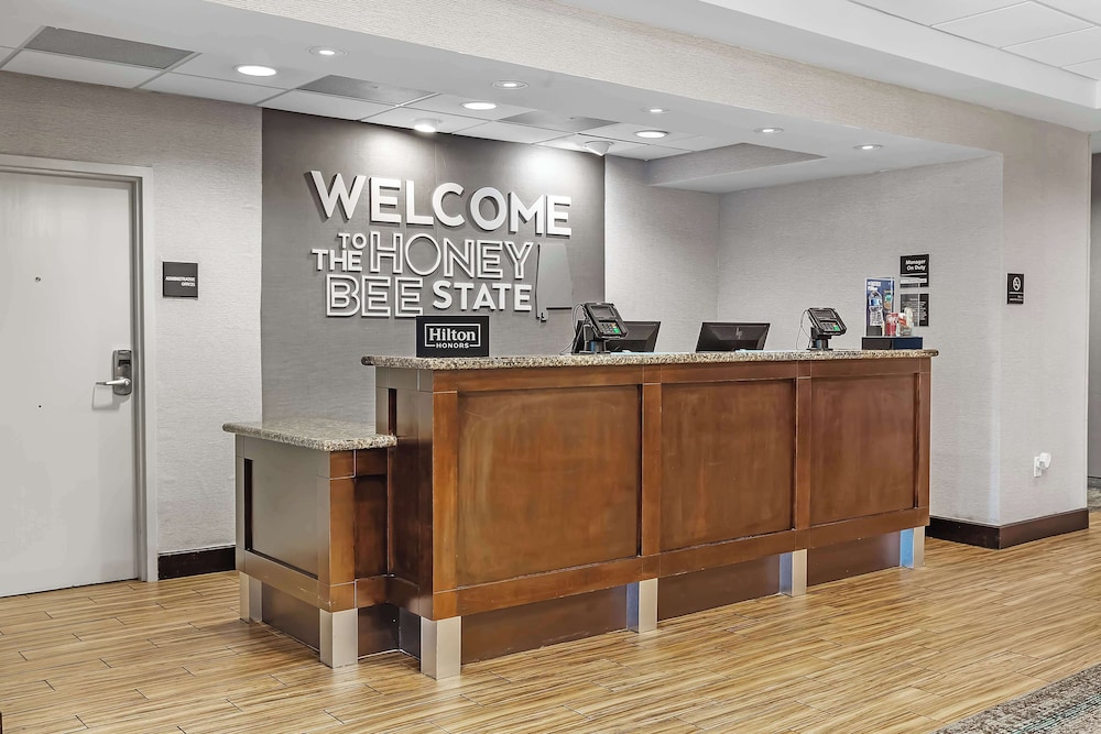 Hampton Inn Atmore - photo 4