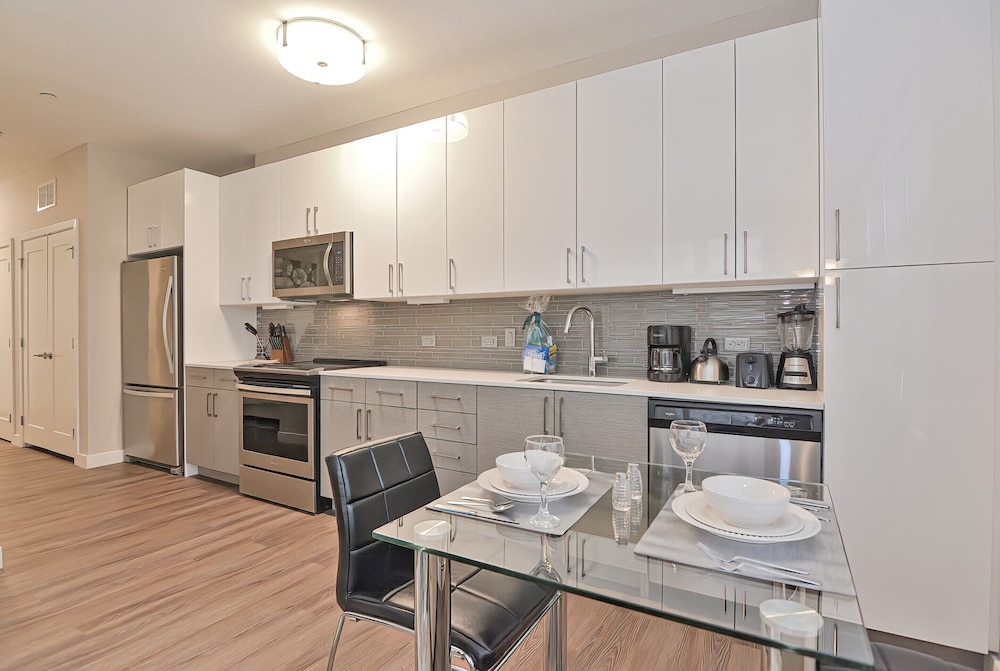 Global Luxury Suites East Boston - photo 16