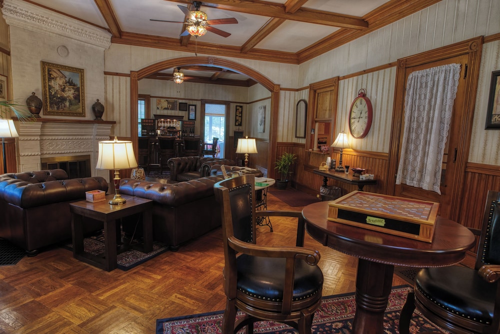 Rockwell Falls Inn and Wine Bar - photo 8