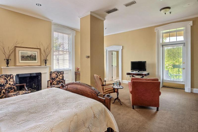 The Presidents Quarters Inn - photo 185