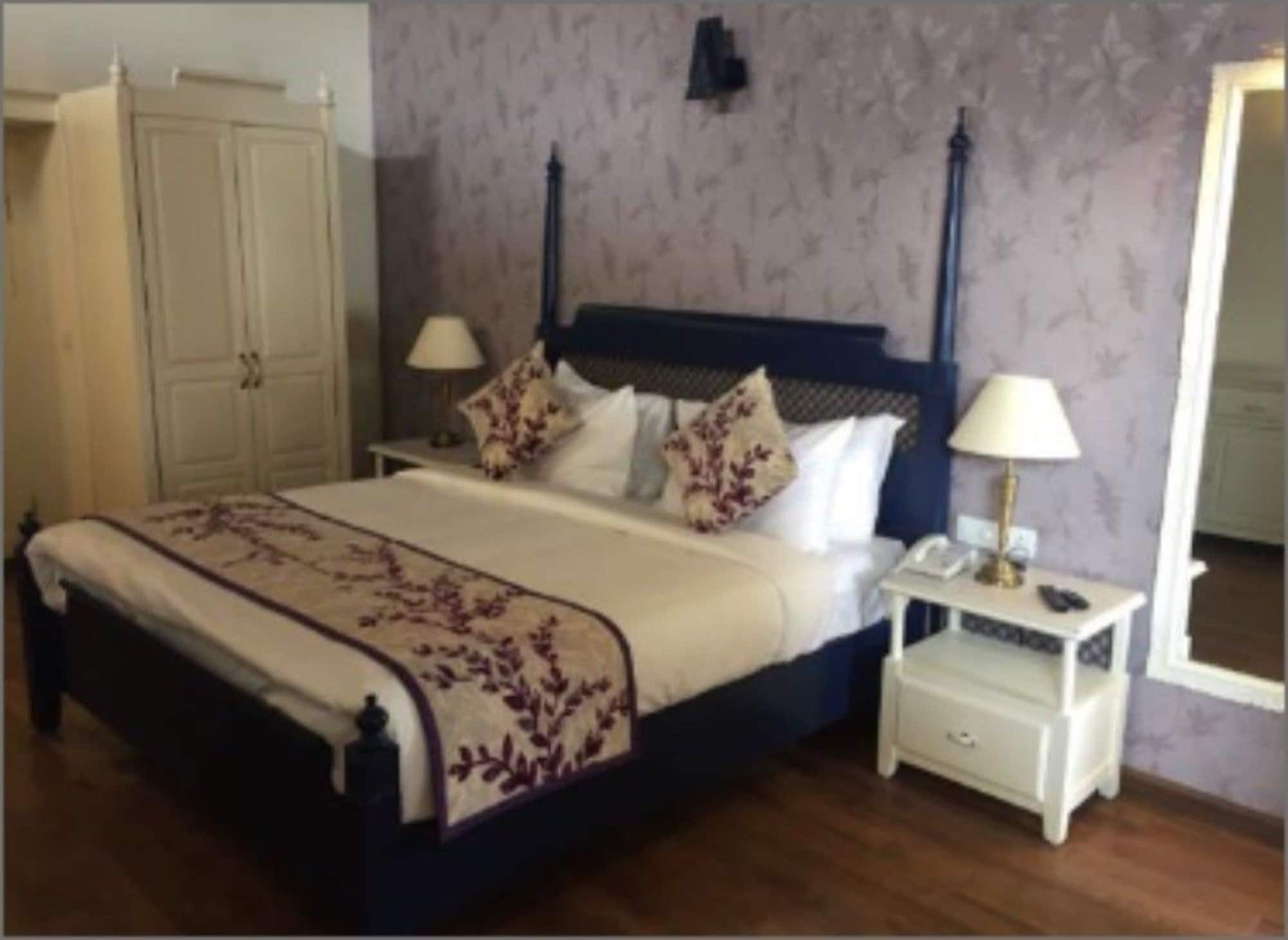 Pine Retreat - carbon neutral hotel in Dehra Dun