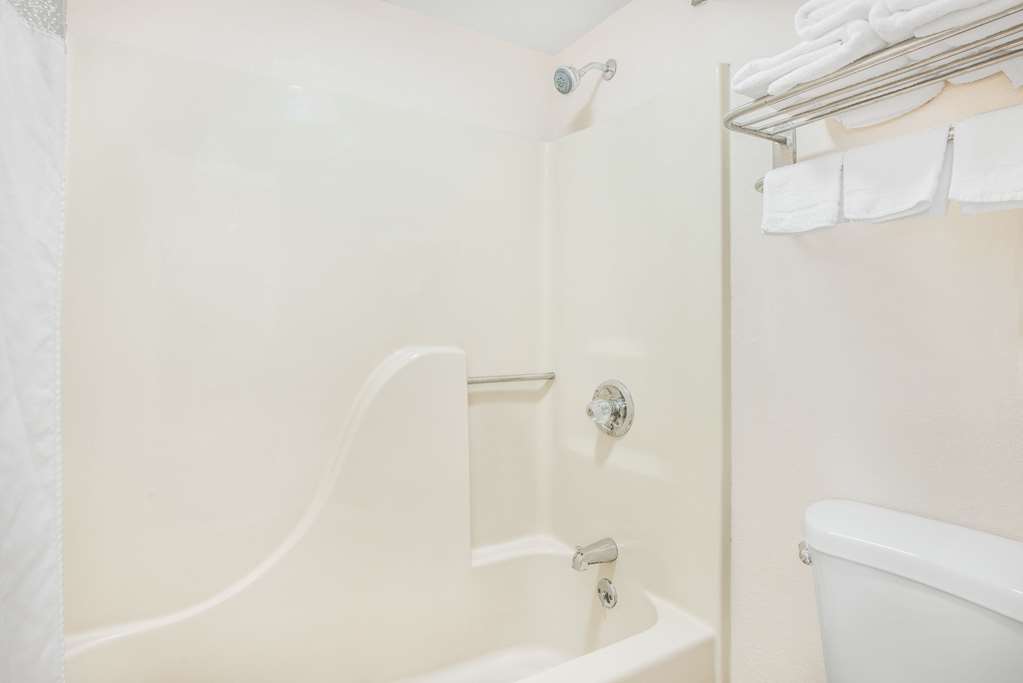 Days Inn by Wyndham Calvert City Paducah East - photo 11