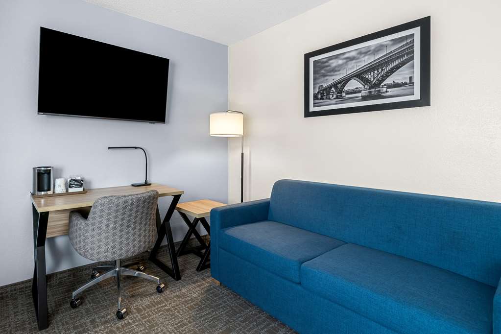 Best Western Buffalo Inn Suites - photo 29
