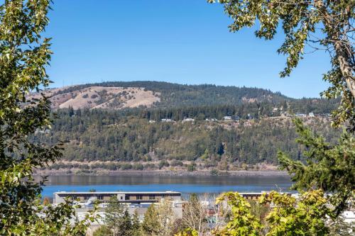 River Watch Getaway townhouse — 4-Star Luxury Hotel in Hood River, United States