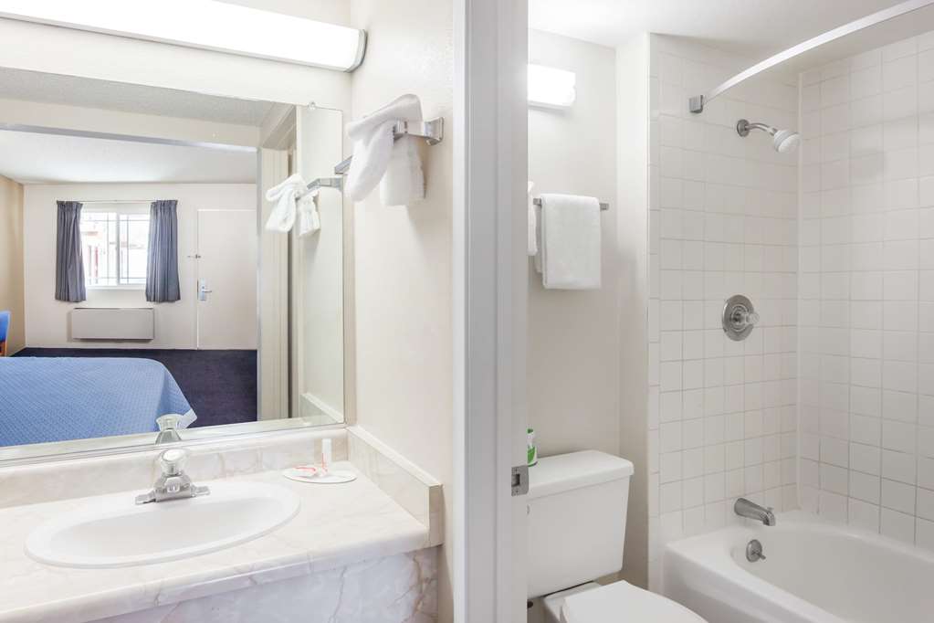 Days Inn by Wyndham Barstow - photo 12