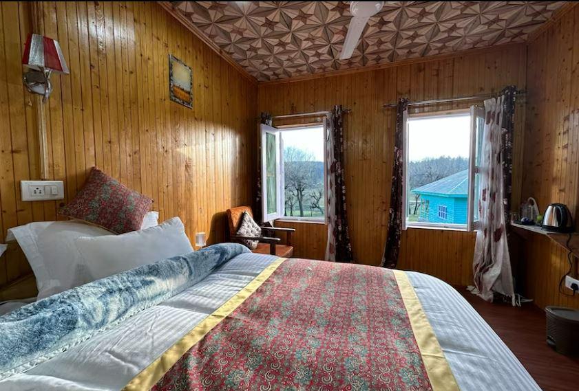 Zeezayn Huts Resorts — Srinagar