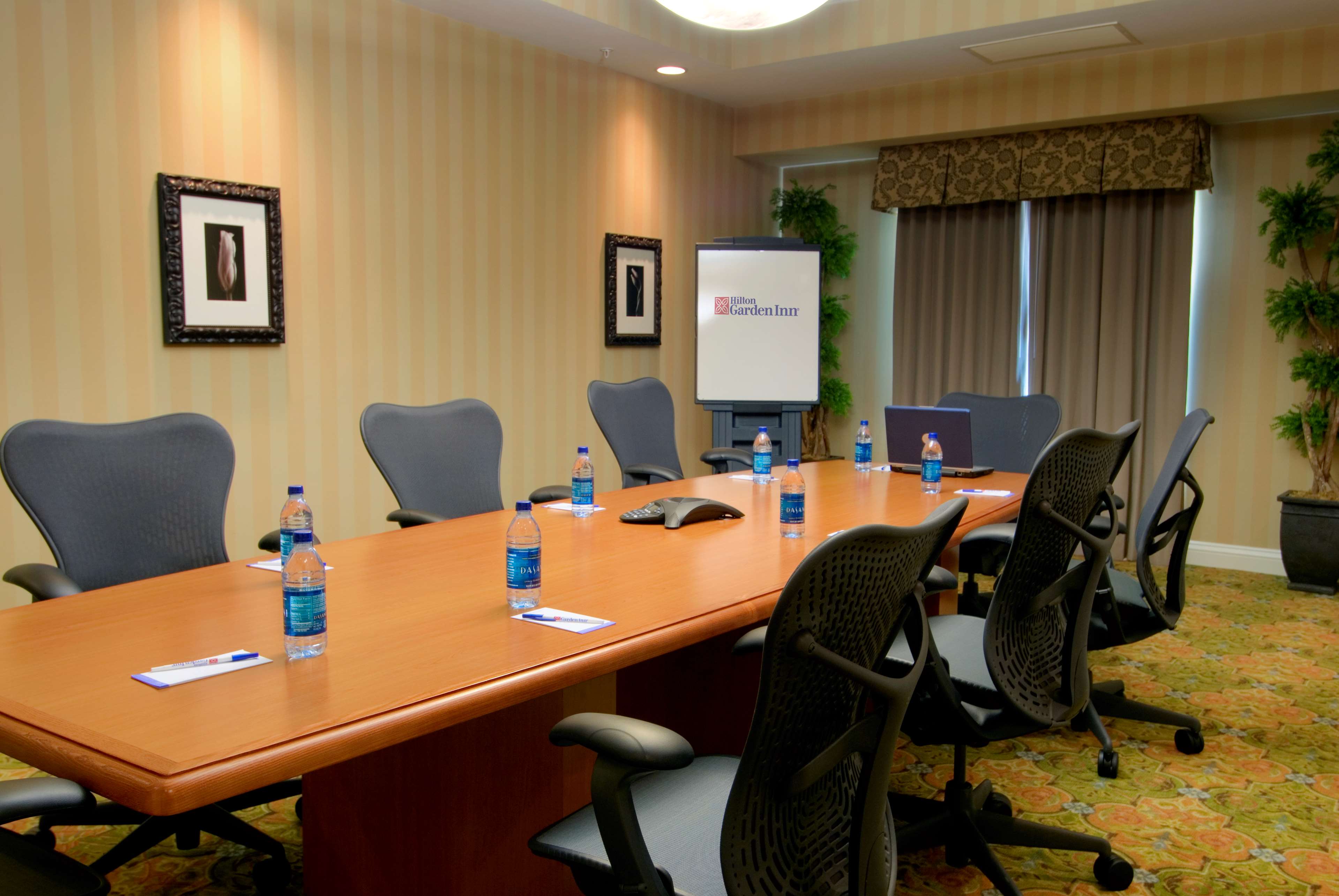 Hilton Garden Inn Sacramento Elk Grove - photo 17