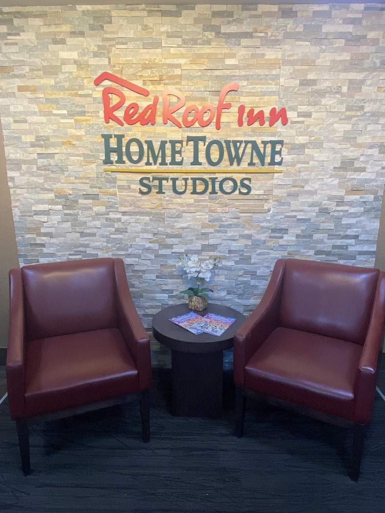 HomeTowne Studios by Red Roof Prattville - photo 26