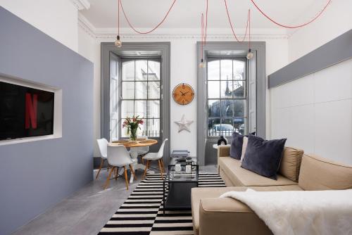 Stunning Boutique Plymouth Apartment By RWY & Sea Parking Habita Property — 4-Star Luxury Hotel in Plymouth, United Kingdom