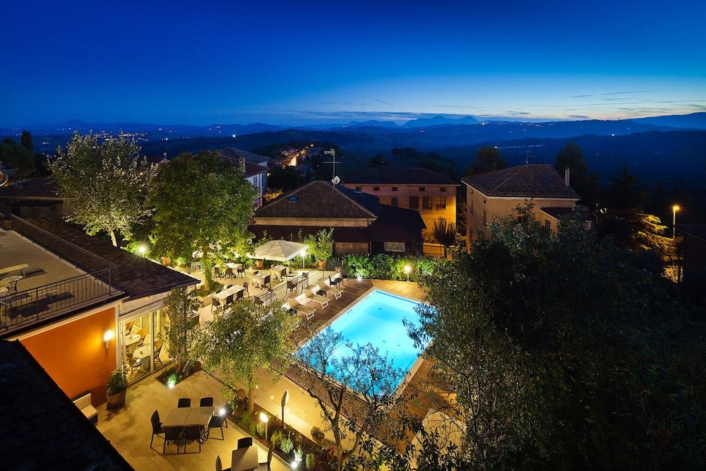 Albergo La Palomba pet-friendly hotel Mondavio