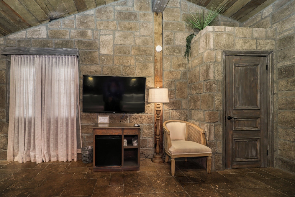 The Inn at Zaca Creek - photo 11