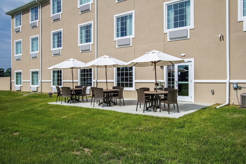 Cobblestone Hotel & Suites Orrville - photo 47